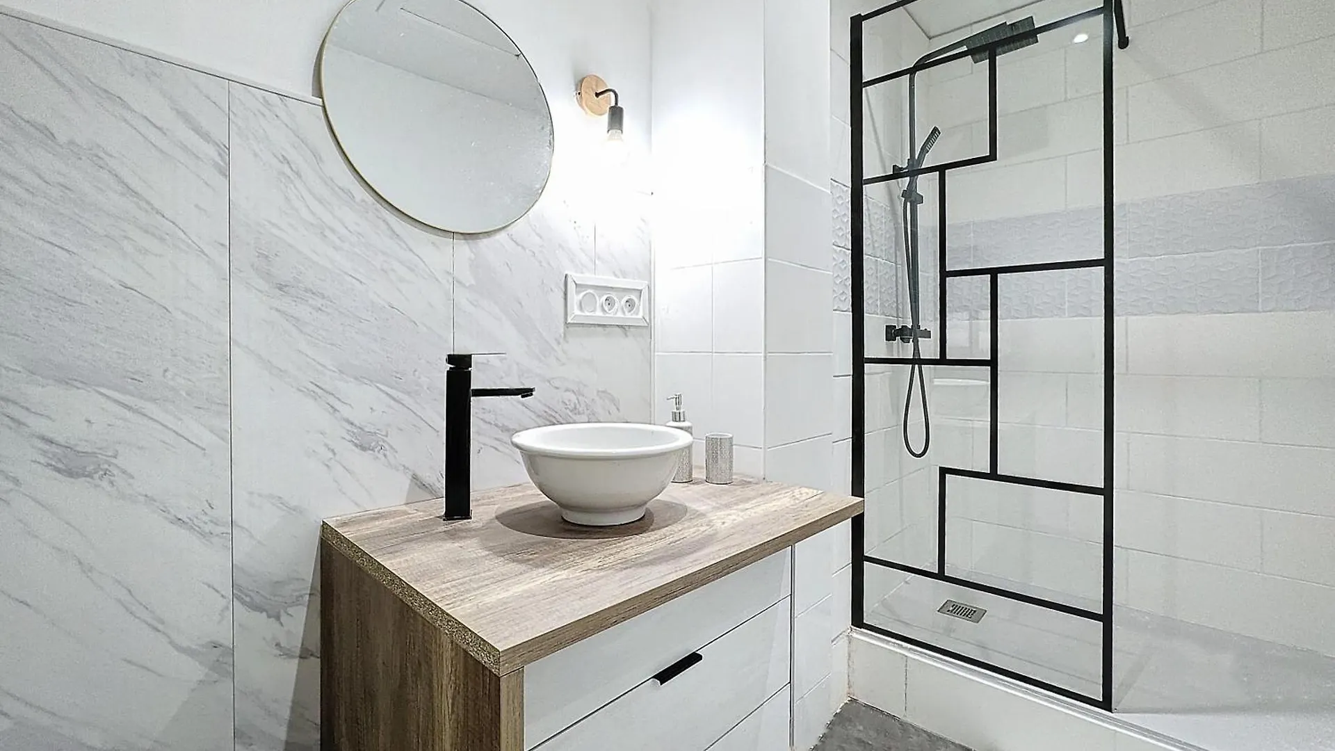 2 Chambres Evasion Ardechoise Villeneuve-de-Berg Apartment